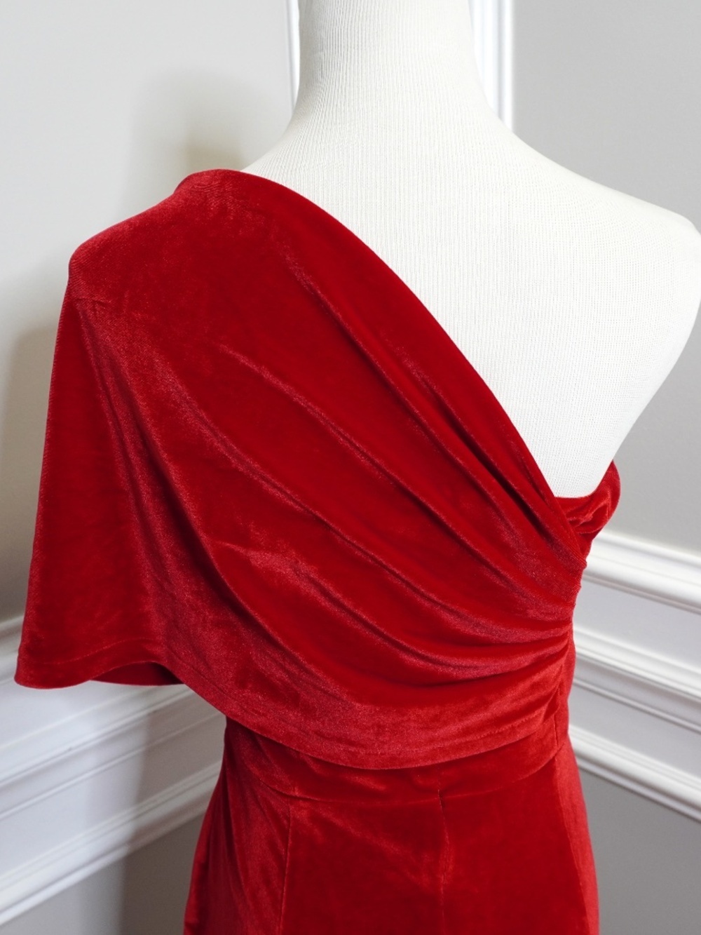 Elegant Burgundy Velvet Sheath/Column One Shoulder Maxi Dress - Picture 8 of 9
